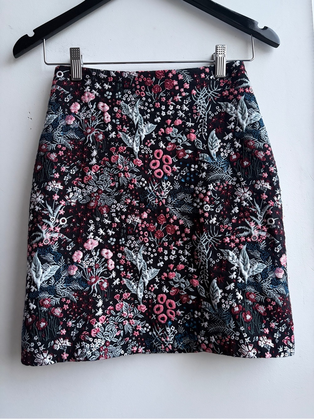Black Textured Botanical Mini Skirt w/ High Waist H&M Fall Winter Jewel Tones 2